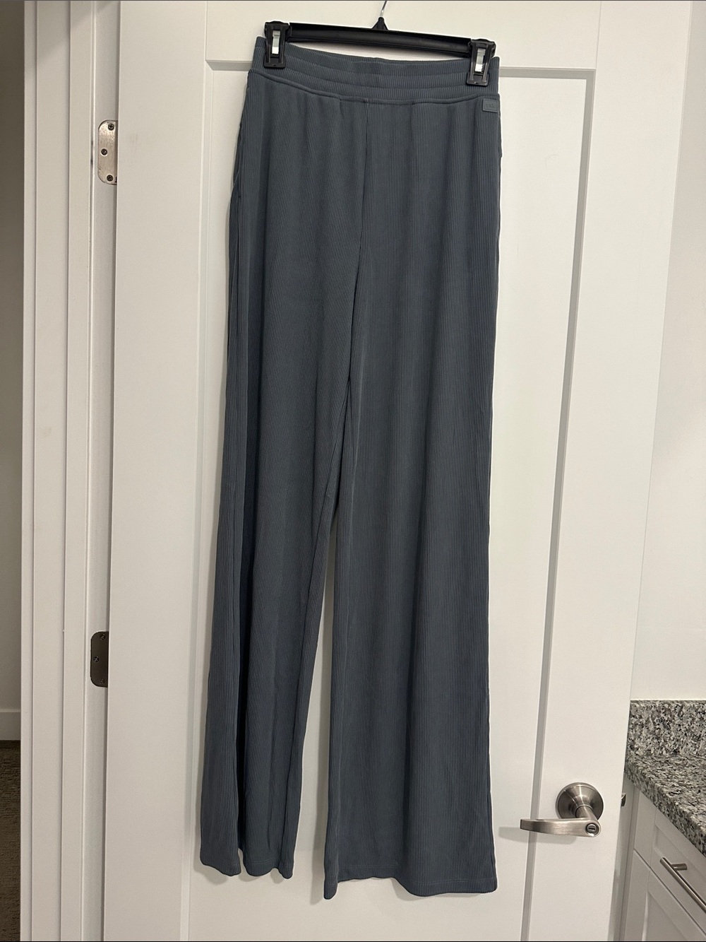 VS Wide-Leg Ribbed Pants